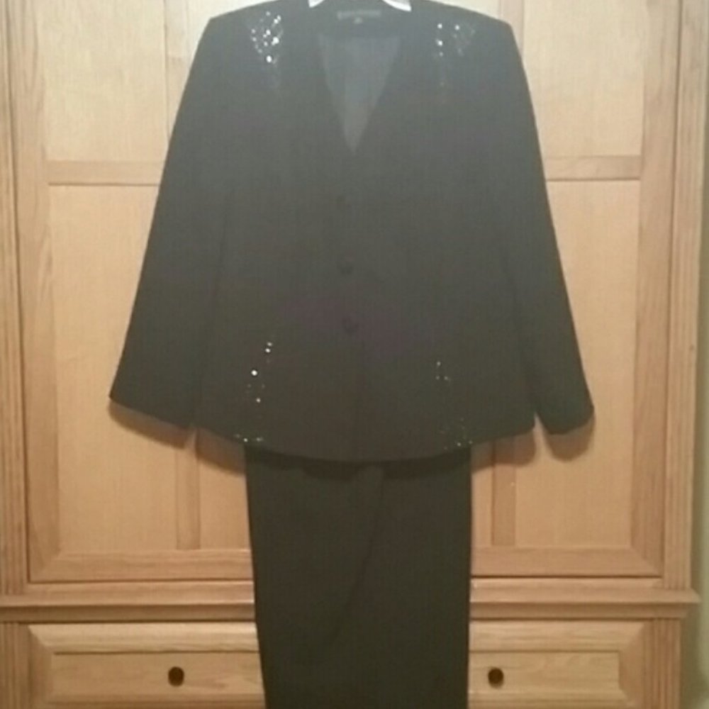 Gorgeous 3pc Pantset with Sequins